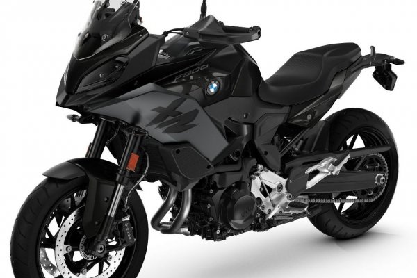 2022-BMW-Motorrad-F900XR-1-e1625188391151
